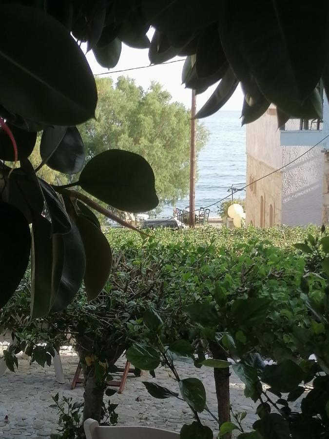 President Guest House Keratokampos Exterior photo