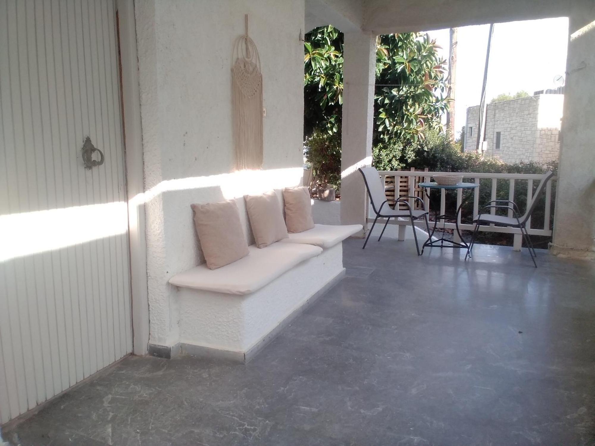 President Guest House Keratokampos Exterior photo